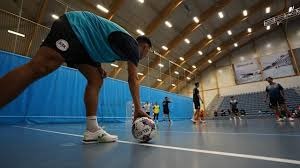 雷迪克让詹姆斯为三连败背锅，韦德称老詹不在乎