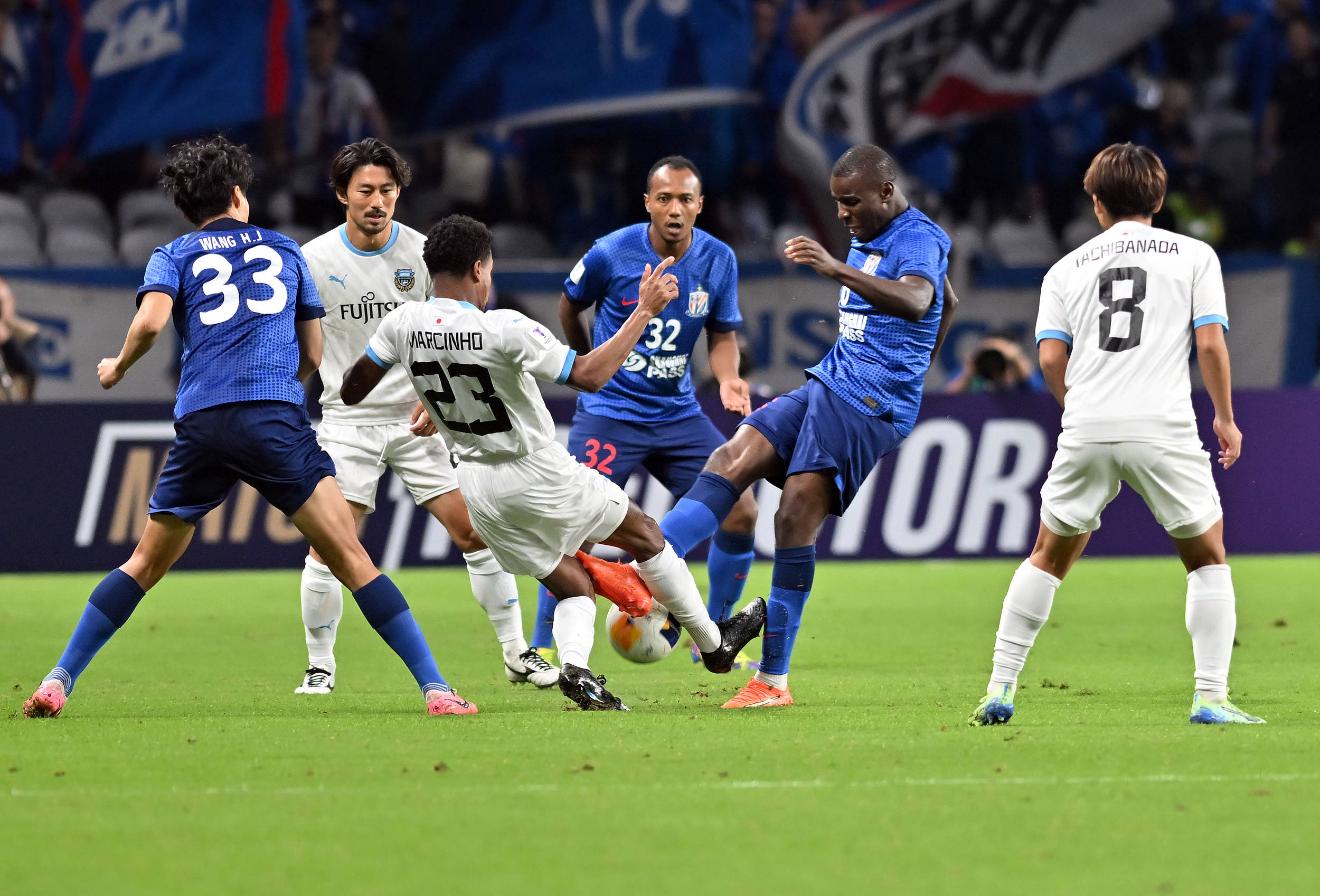 使他们在追 使他们在追